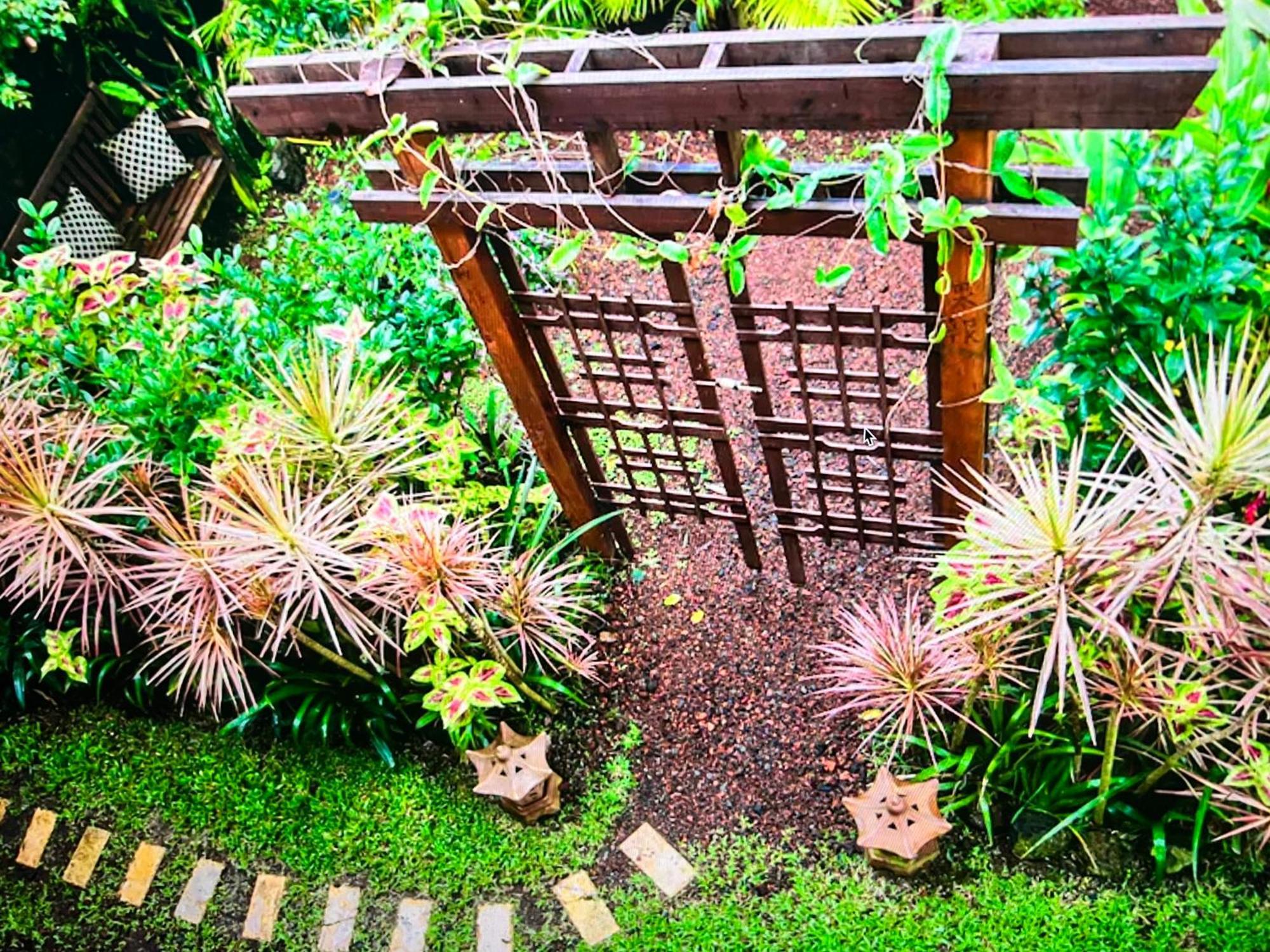 The Bali House And Cottage At Kehena Beach Hawaii Exterior photo