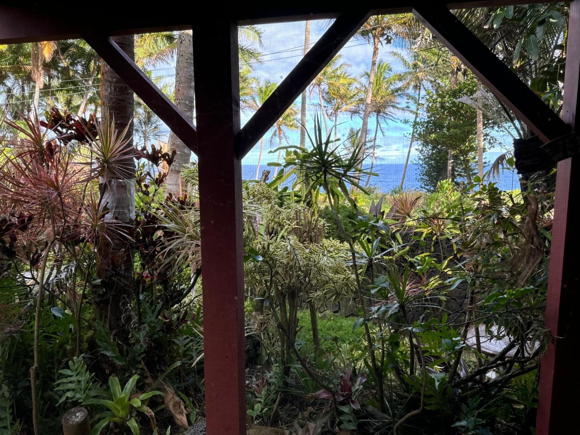 The Bali House And Cottage At Kehena Beach Hawaii Exterior photo